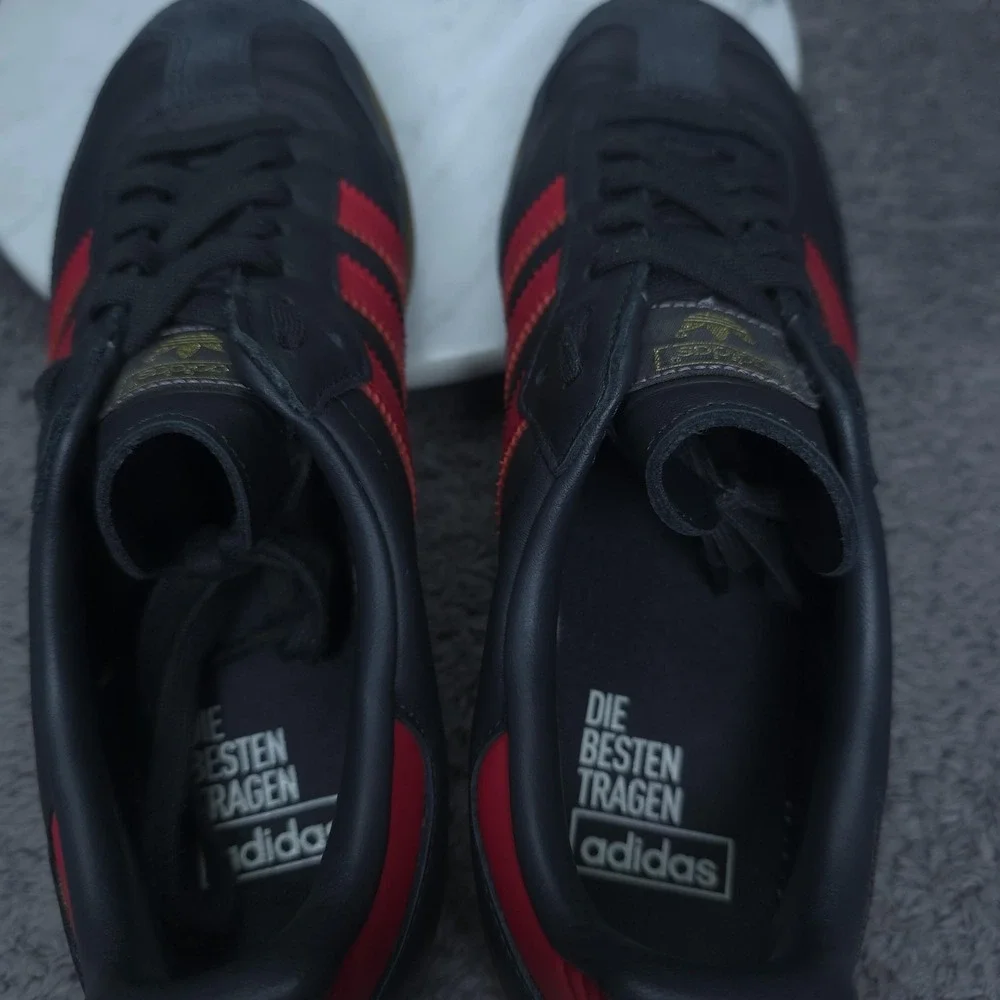 Adidas Samba Shoes Mens Size 8.5 Black Red Leather Gum Sole Soccer Sneakers
